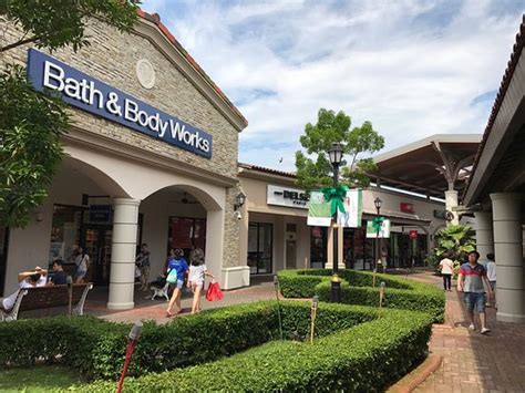 johor premium outlet kulai.